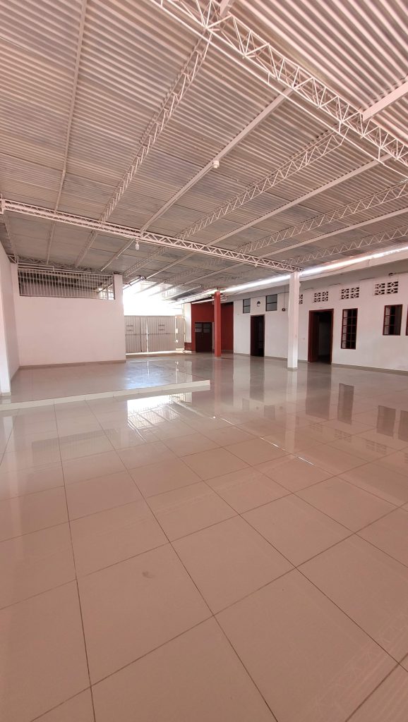 local comercial disponible para arriendo en el parque de tocaima vista interior 2
