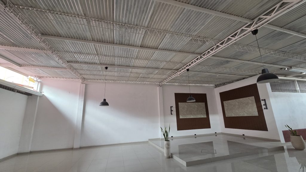 local comercial disponible para arriendo en el parque de tocaima vista interior 1
